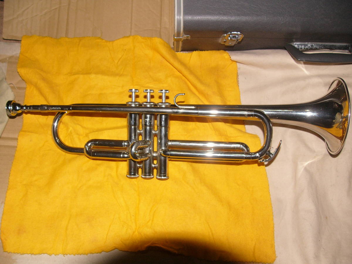 初心者の絶対的支持を得ている銘器種！！ヤマハ / YAMAHA YTR-135 / B