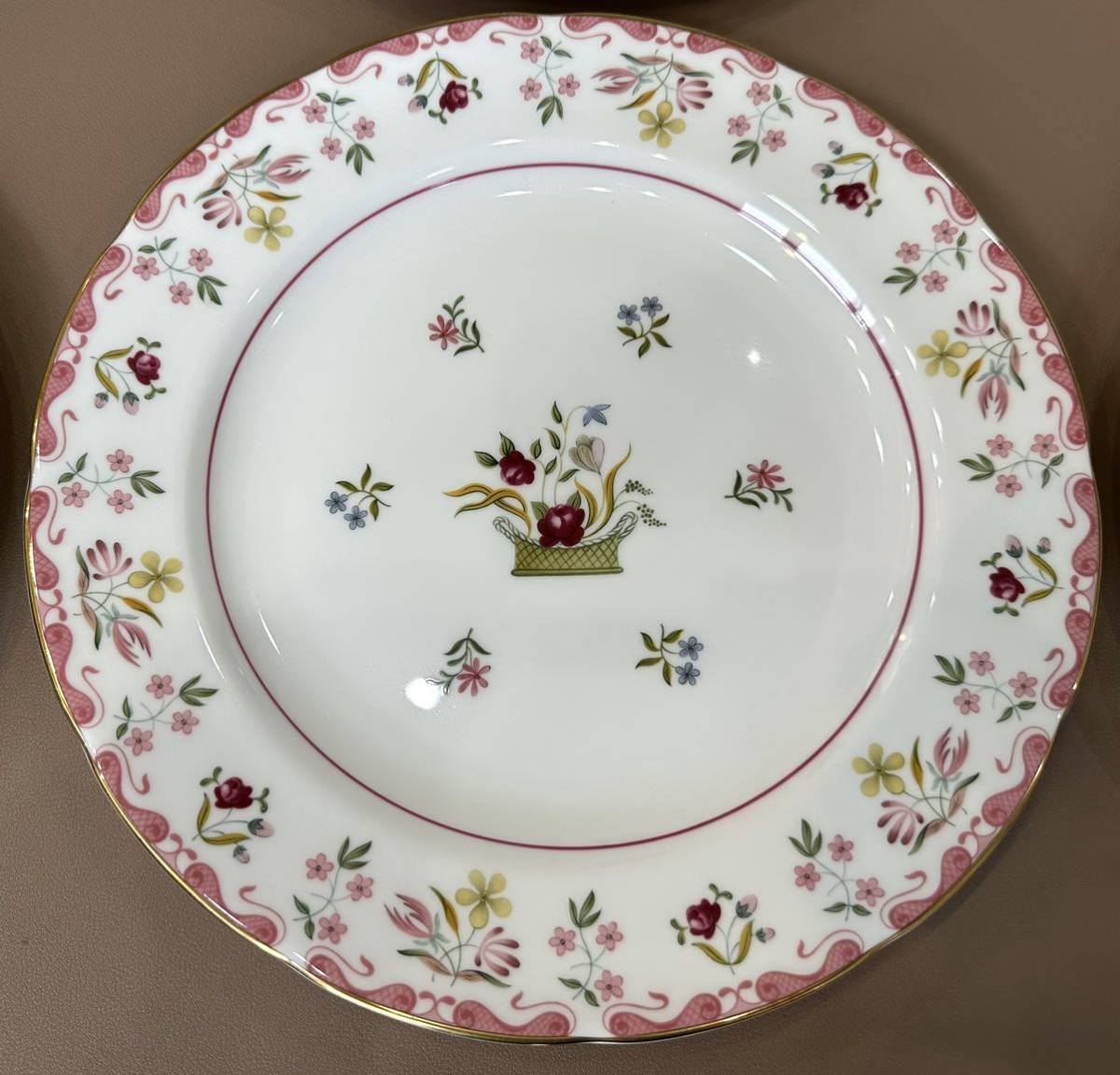 WILD STRAWBERRY 皿 Wedgwood Wild Strawberry 5-Piece Set | Williams