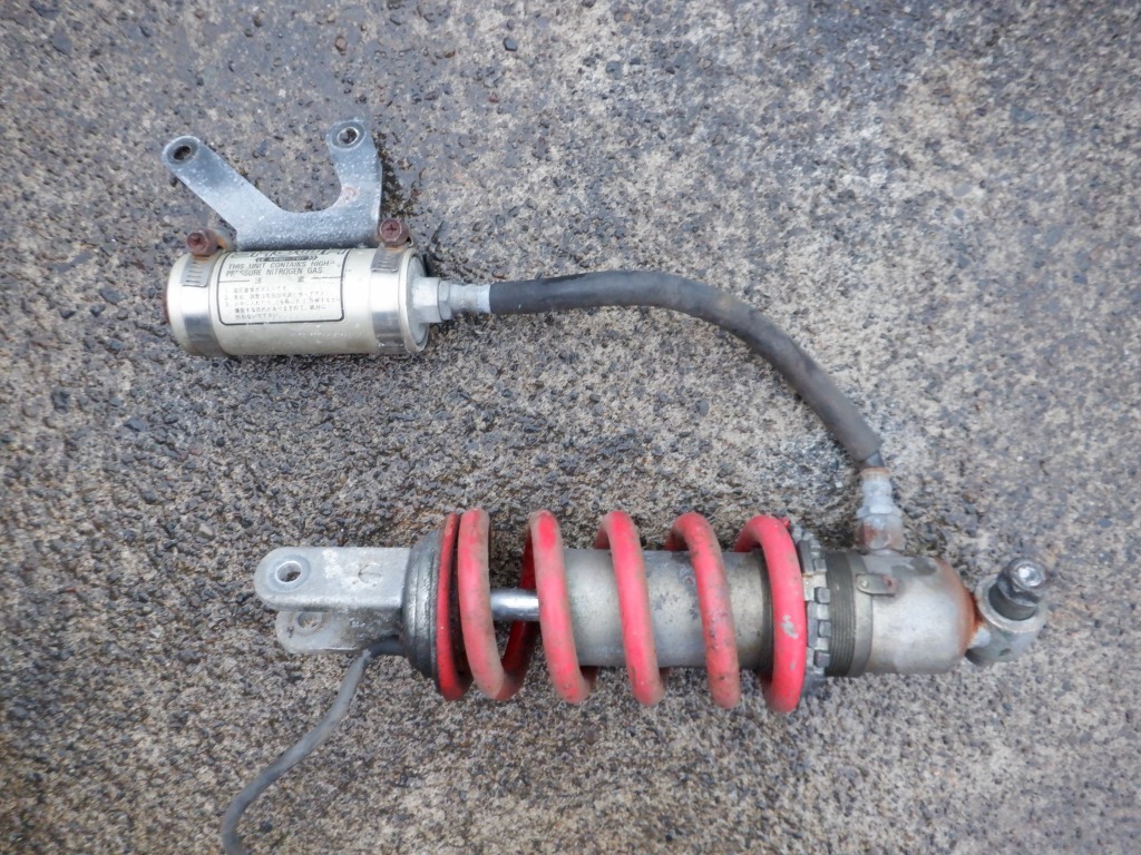 VFR400　NC30　純正リアショック　別体タンク