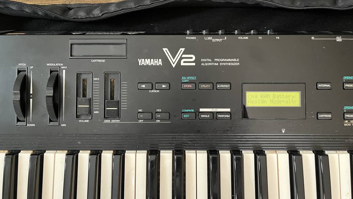 ☆YAMAHA V2☆ヤマハ シンセサイザー