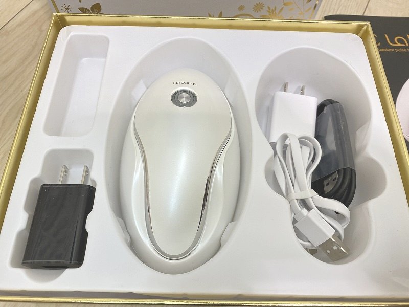 ☆美顔器 MEラボン IKKOさんプロデュース エレクトロポレーション搭載☆