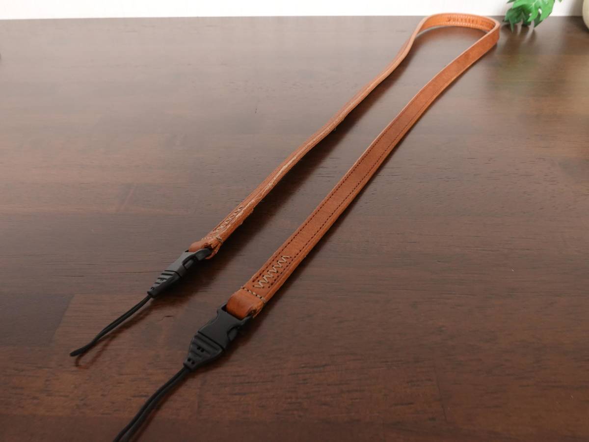 最高峰のカメラストラップ【 ULYSSES / ユリシーズ クラシコ・セルペンテ】色：ブラウン　サイズ：M