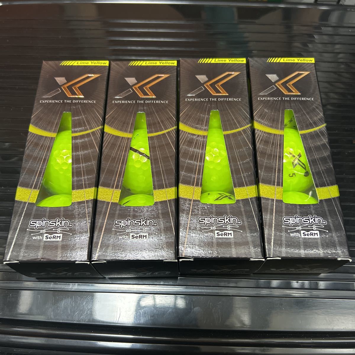 ★ゼクシオXイエローゴルフボール ★