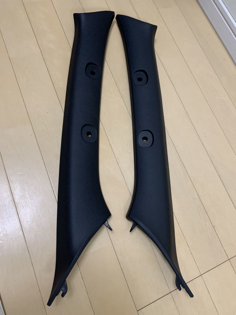 6型ハイエース 新車外し ブラック内装 ダークプライム2 Aピラー左右