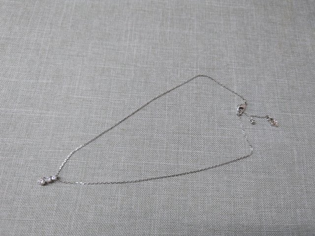 【中古品A】SWAROVSKI ネックレス アトラクトトリロジー 38～43cm 3連ストーン スワロフスキー (管理番号：049105)