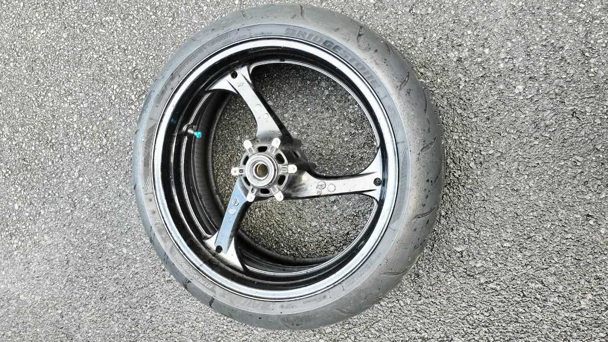 CBR1000RR SC57前期 フロントホイール タイヤ付き 【公式通販】