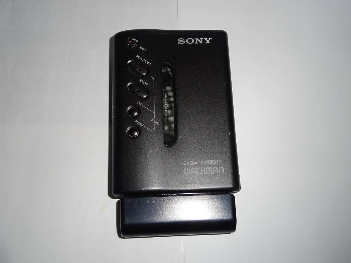 ソニー カセットウォークマン・WM-DX100＋電池BOX ジャンク品 SONY For 