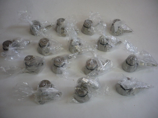 2467.未使用　MIWA(美和ロック)　シリンダー 型番不明 鍵3本付き　15セット まとめて