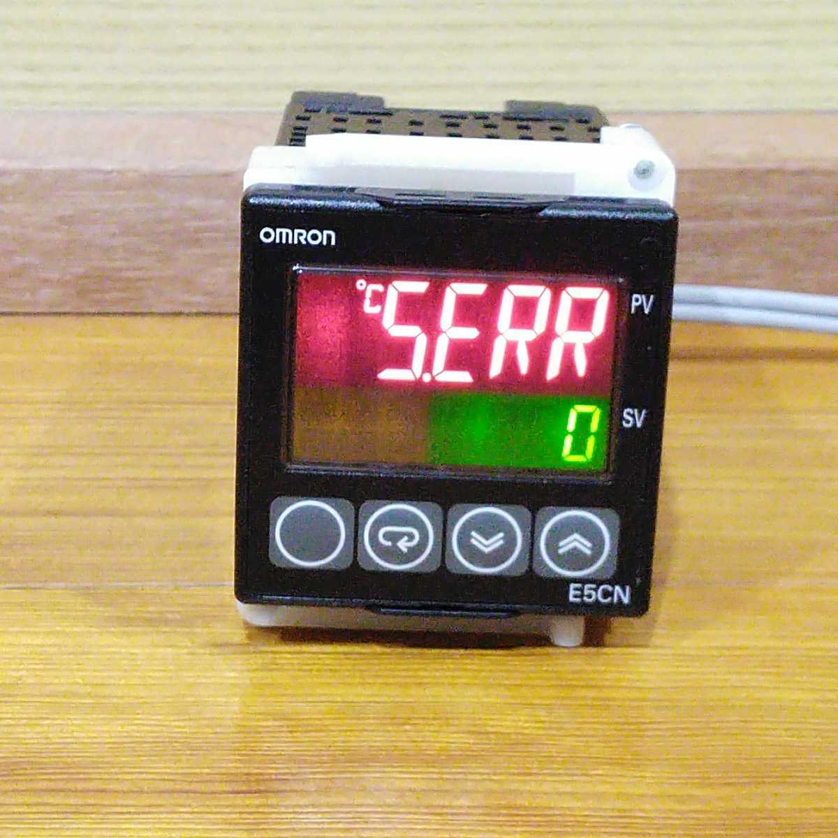 オムロン 温度調節器 E5CN－Q2Tの中古 保管品 OMRON E5CN
