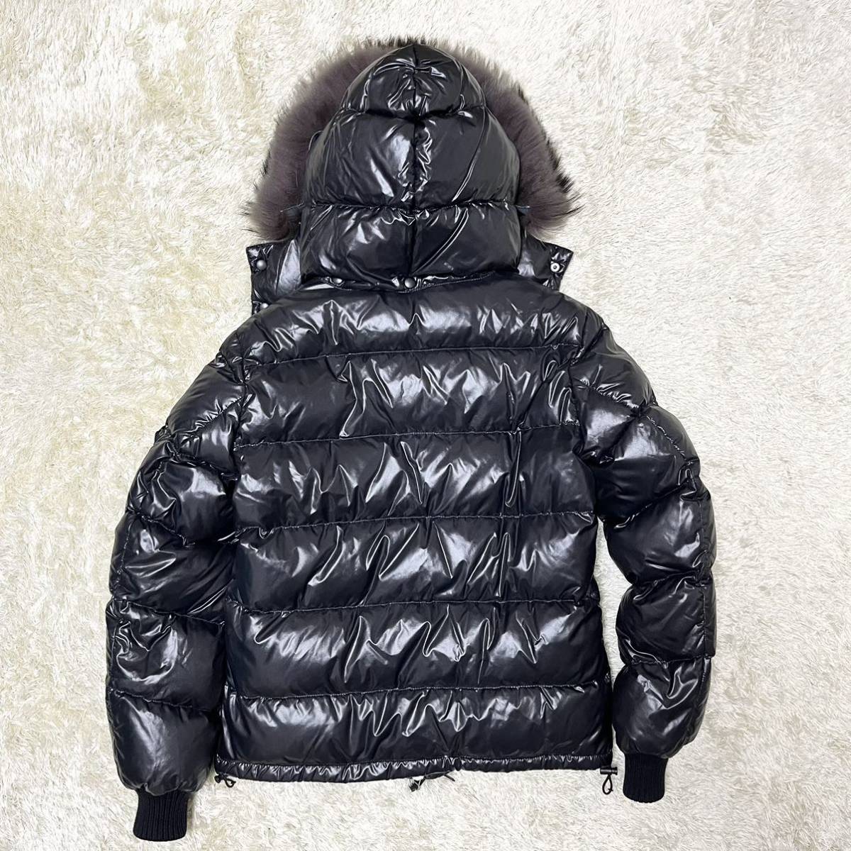 定価10万! 【極美品 完売廃盤品】DUVETICA ABARI ブラック M 