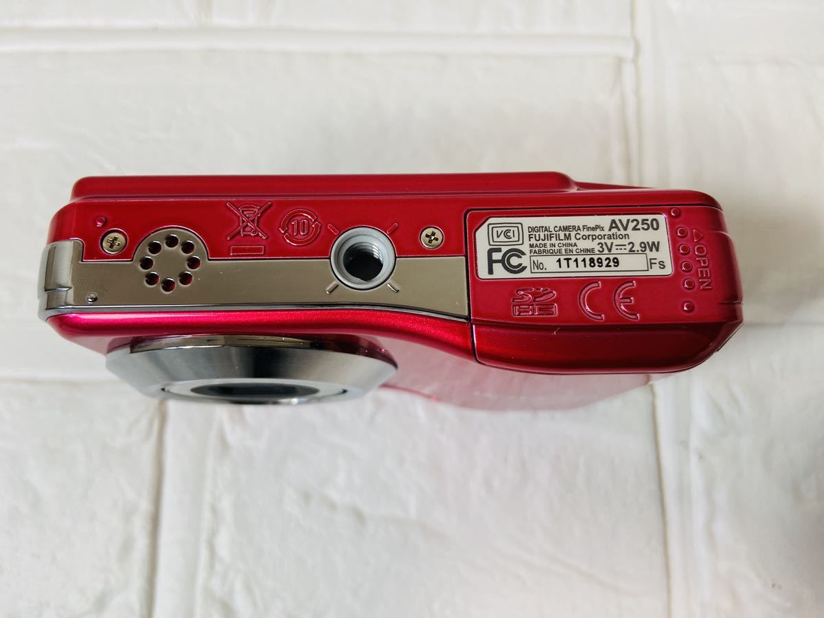 〇 【未使用品】FUJIFILM FinePix AV250 コンパクトデジタルカメラ / 225158