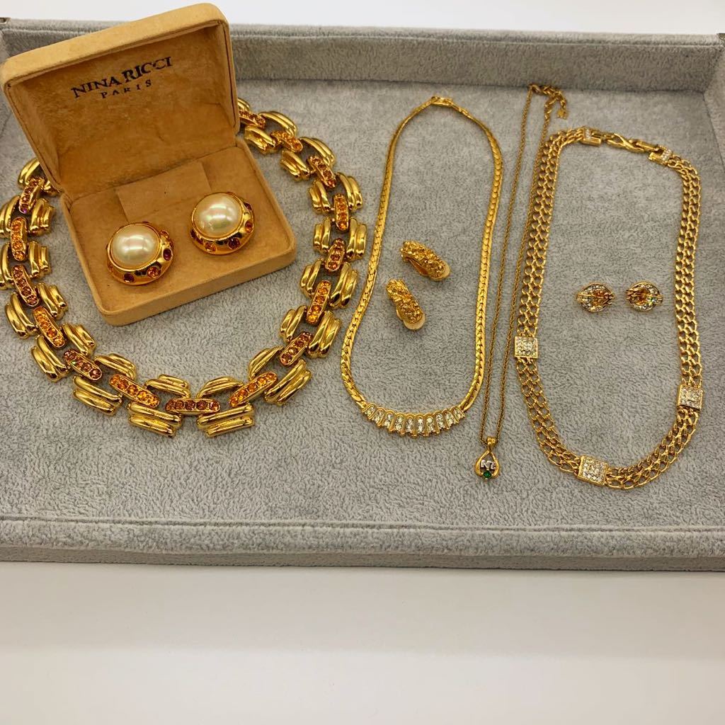 NINA RICCIニナリッチ ゴールドカラー大振り ネックレス　イヤリング セットヴィンテージ アクセサリー　まとめ売り　