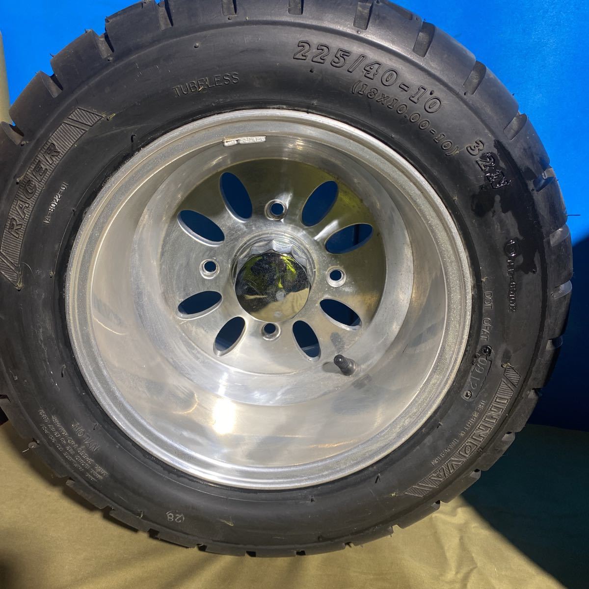 on タイヤ Tyre Racer Innova シエラ 岐阜発　225/40-10(18×10.00-10) 二本