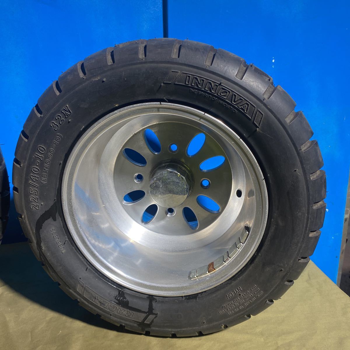 on タイヤ Tyre Racer Innova シエラ 岐阜発　225/40-10(18×10.00-10) 二本
