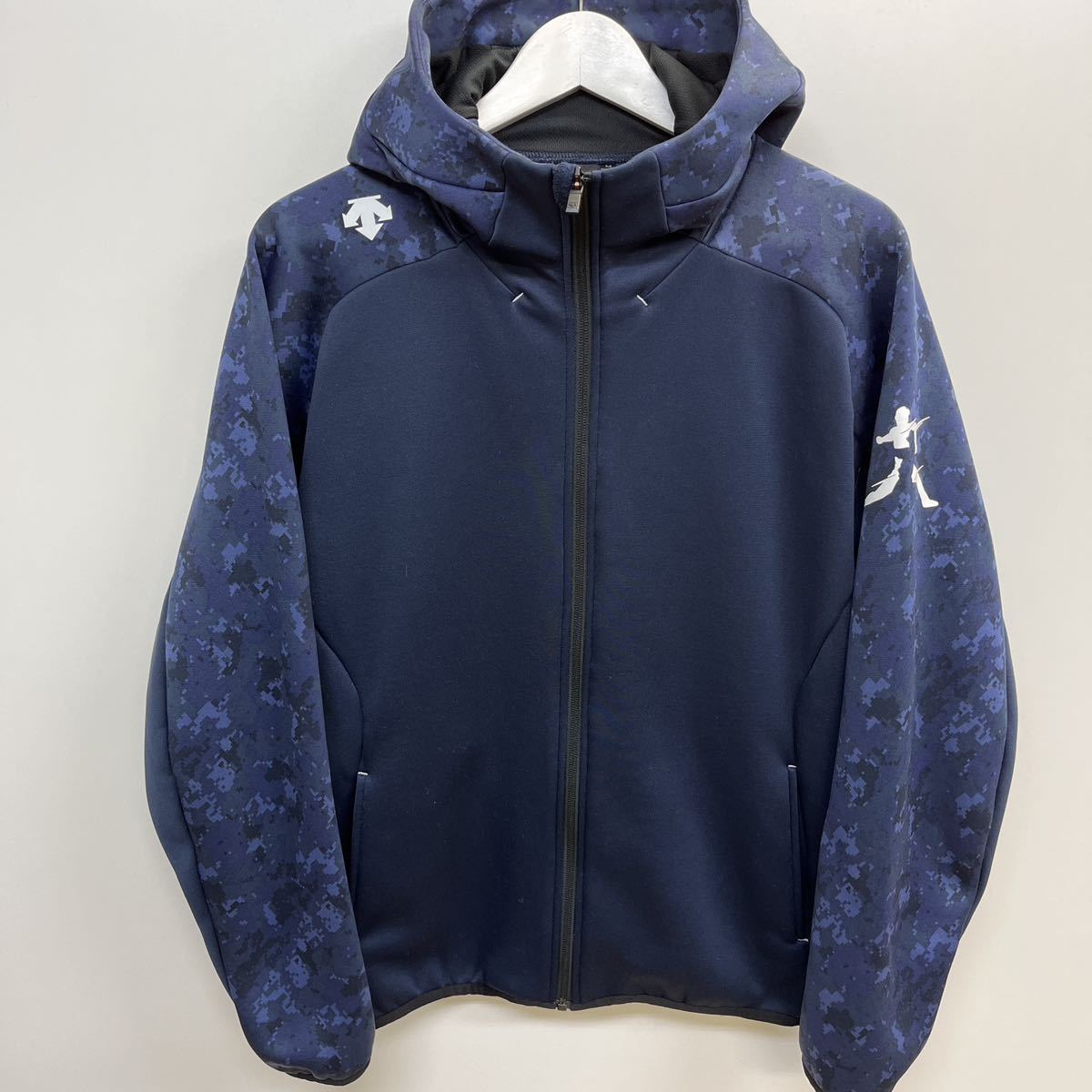 【オススメ】DESCENTE メンズ 野球 長袖ウインドブレーカー バリアフリース DOR-A9269 サイズM