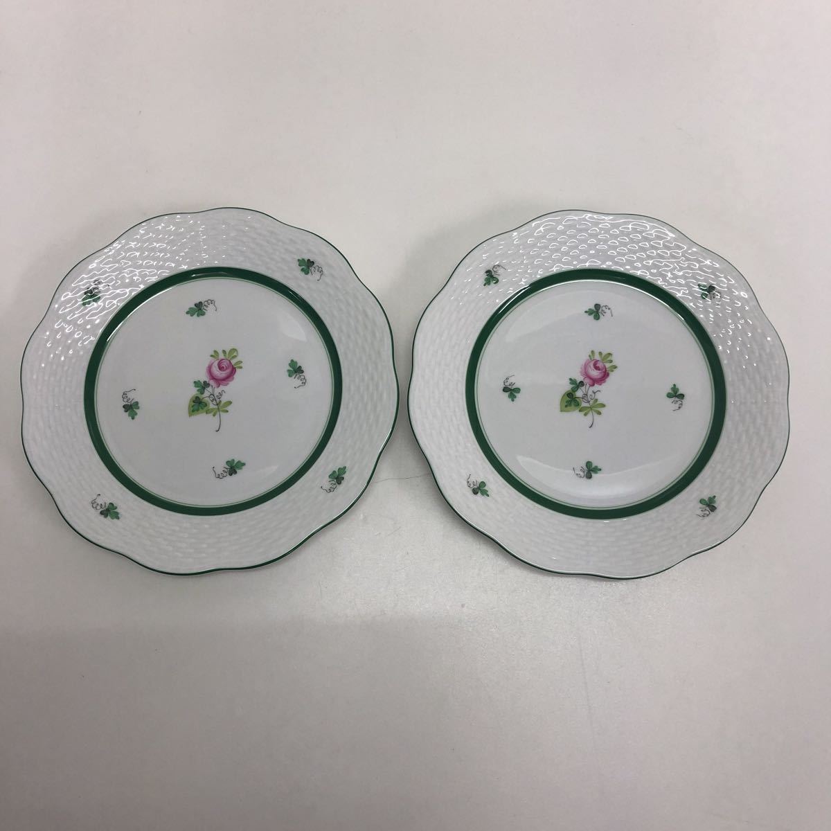 T113 陶磁器　美品　HEREND HVNGARY ヘレンド　ウィーンのバラ　19cm プレート517 ハンドペイント　ペア　中皿　ケーキ皿　西洋