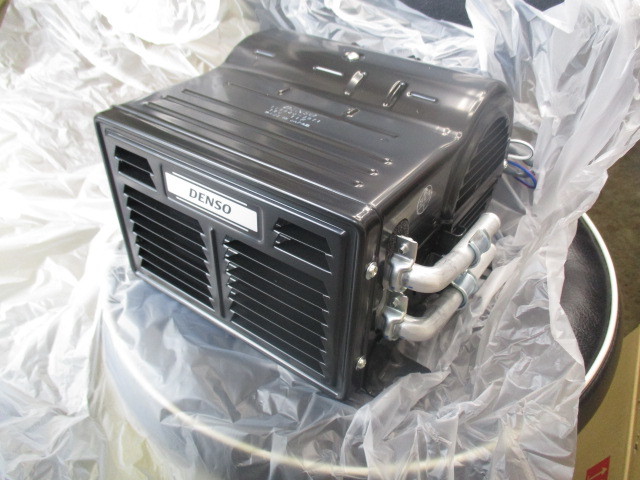 未使用品 デンソー 汎用 角型温水ヒーター 12V カーヒーター 034003 