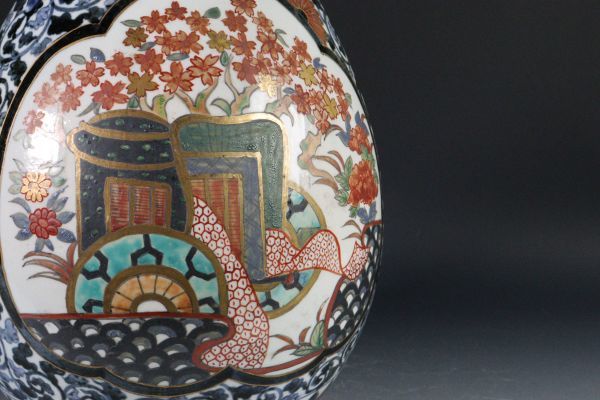 江戸期 古伊万里 色絵唐草文窓絵人物風景図花瓶 特大51.5㎝