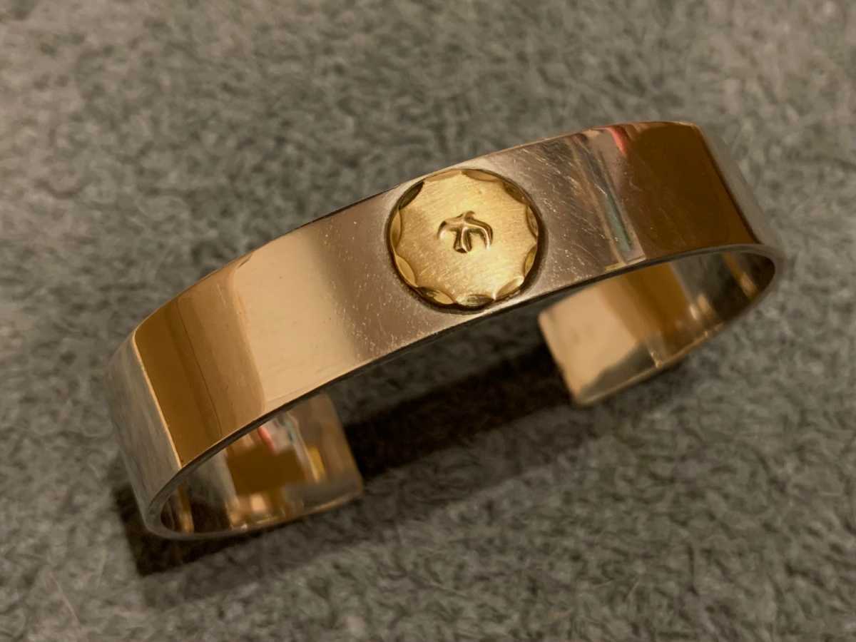 ゴローズ goro''sタタキメタル付き顔バングル サイズM