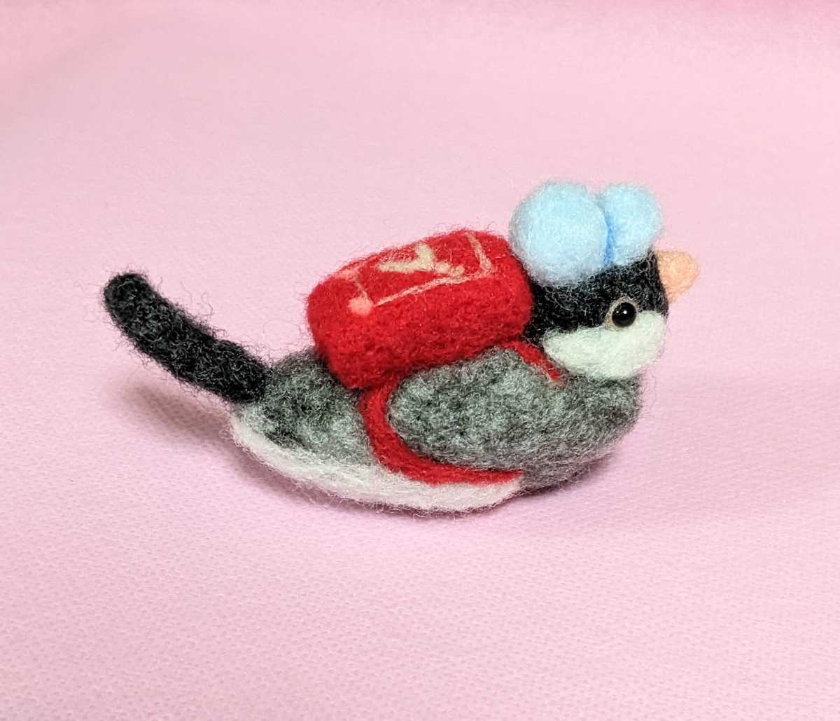 文鳥　羊毛フェルト　配達員の文鳥さん_1