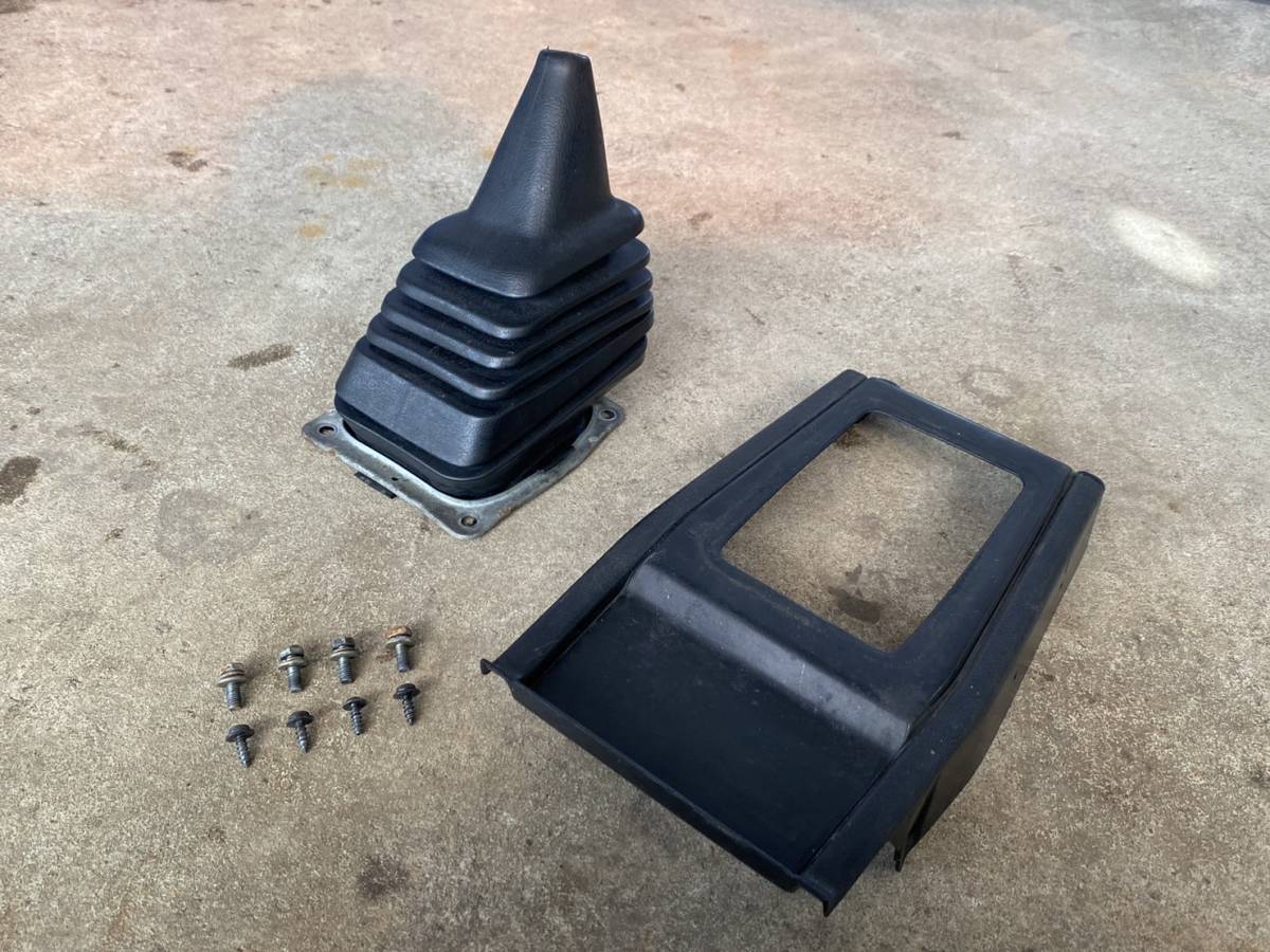 トヨタ　ＡＥ８６　レビン　トレノ　シフトブーツ　シフトパネル　２点セット　５８８１１－１２３６０　パネル　シフトカバー　ブーツ