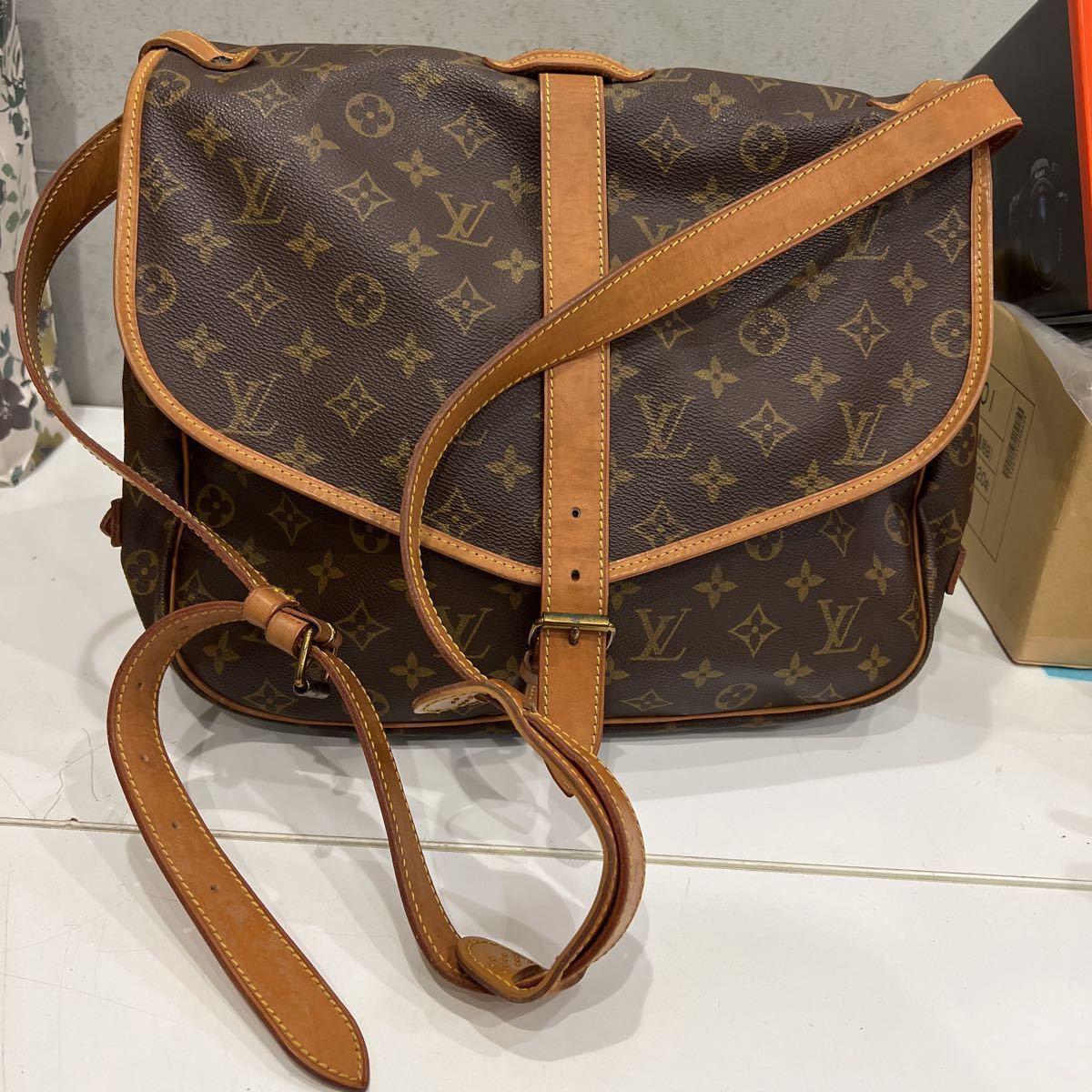 ★ LOUIS VUITTON / ルイ・ヴィトン ソミュール35 ショルダーバッグ モノグラム AR0950 ブランド 中古品 ② 0126YG 