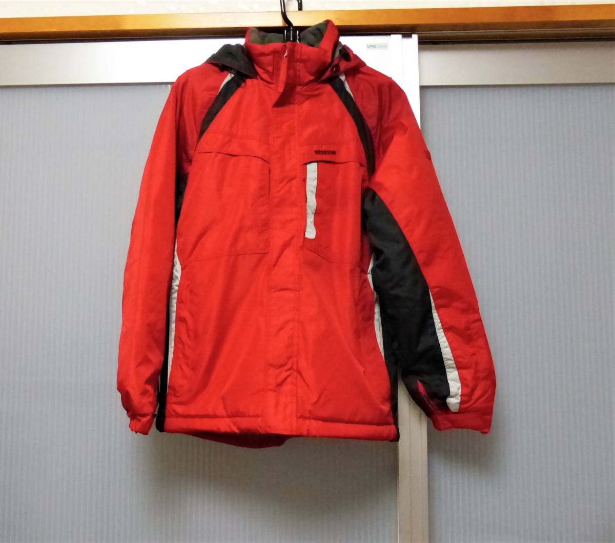 【クリーニング済み】オンヨネ製　　男女兼用　　スキーウエア　上下セット　１６０