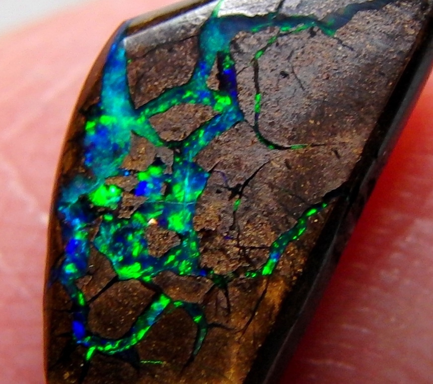 2.85cts 天然 コロイトナッツ ボルダーオパール 美しいパターン グリーン ブルー