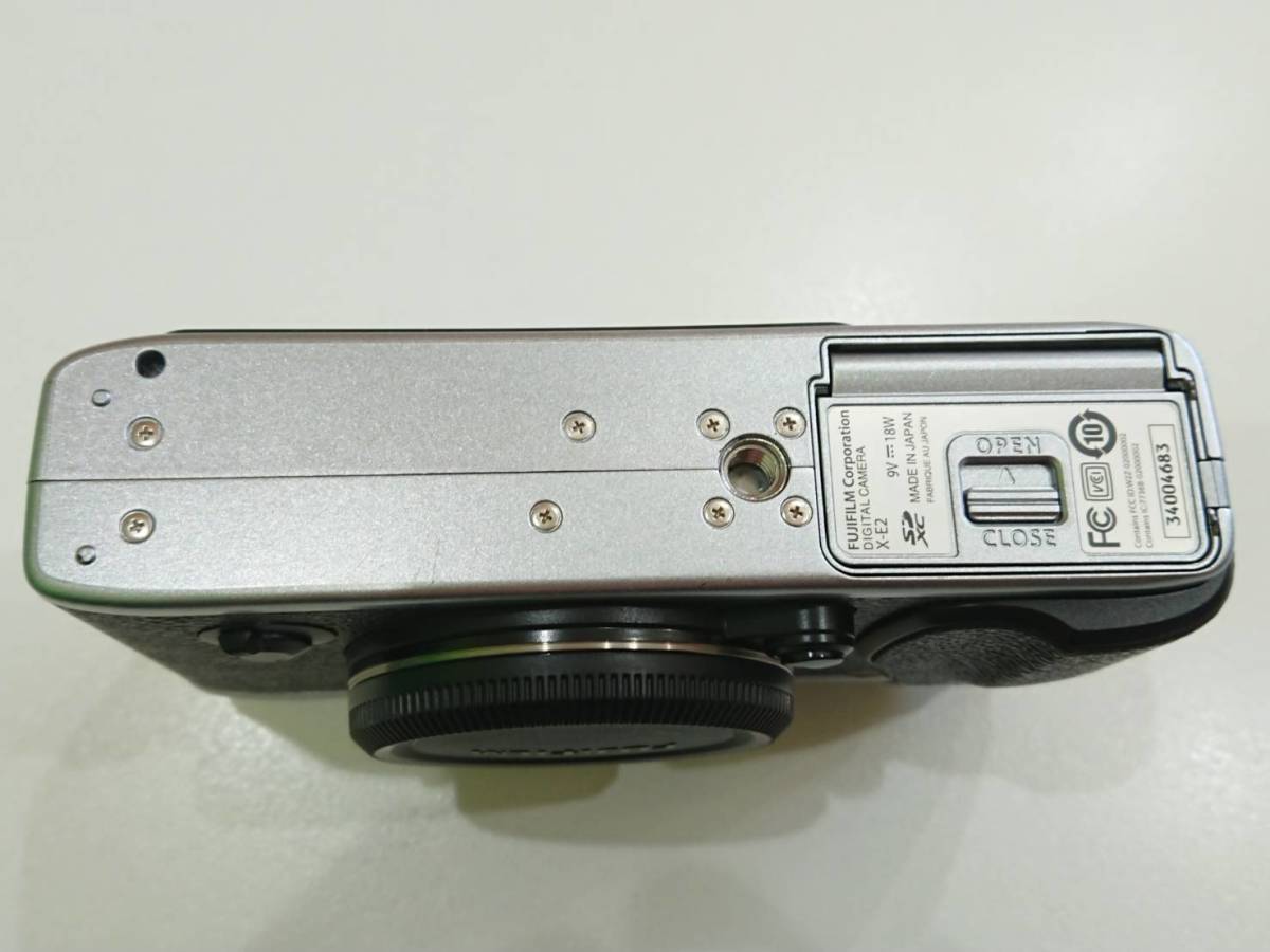 富士フイルム FUJIFILM X-E2 ボディ [シルバー] 価格比較 - 価格.com