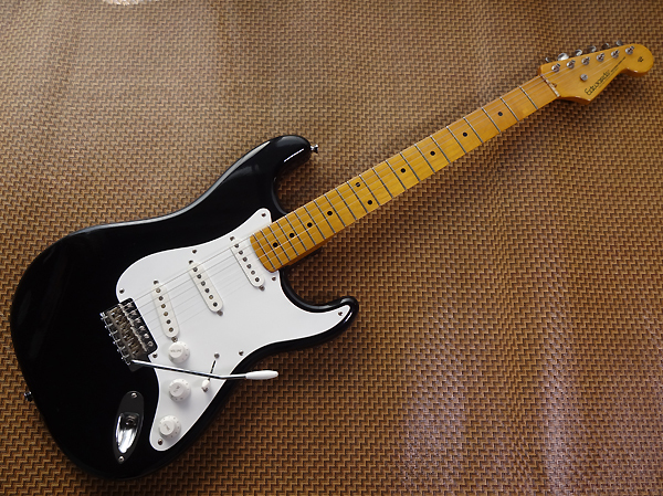 EDWARDS E-SE-100M/LT Lacquer Seymour Duncan Vシェイプ ストラト