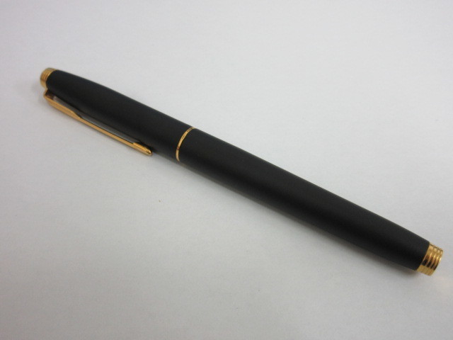 PARKER 万年筆 ブラック ゴールド フランス製　14金 フランス製・金張り軸・美品・パーカー万年筆・ペン先F:金14K(585)