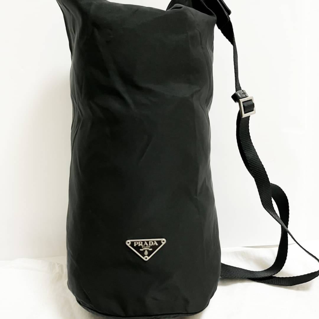 希少 PRADA ボディバッグ ショルダーバッグ 巾着 ナイロン 三角ロゴ 黒