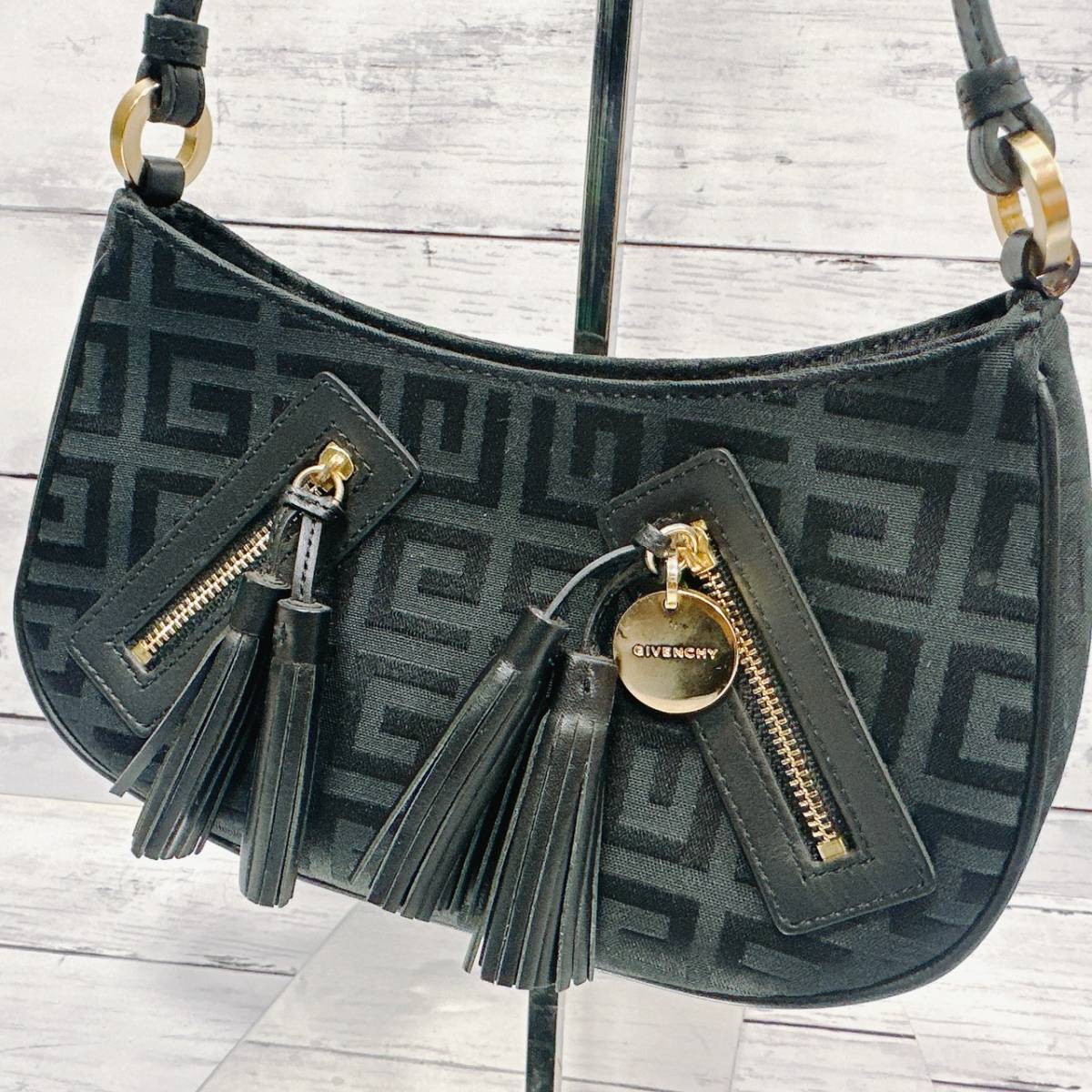 ジバンシー GIVENCHY ジバンシィ アクセサリーポーチ 4Gロゴ メッシュ 