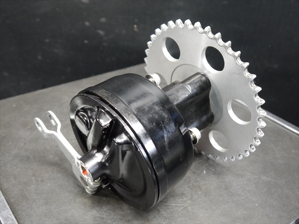 R50448 モンキーBAJA バハ12Vより 純正 リア ホイール ハブ前後 ドラムブレーキ SP武川スプロケ 付き ゴリラ DAX ヨシムラ OVER