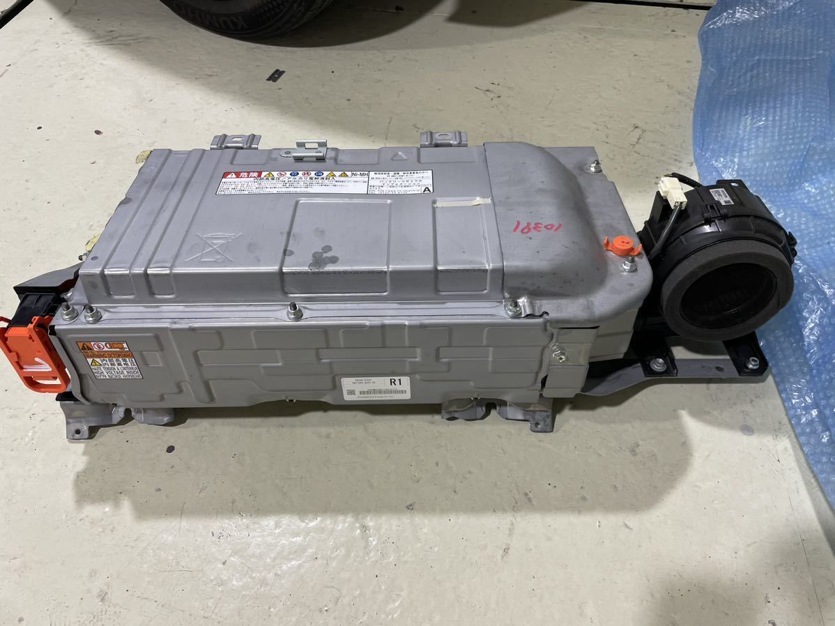 アクアハイブリッドバッテリージャンク(平成24年製) NHP10 アクア