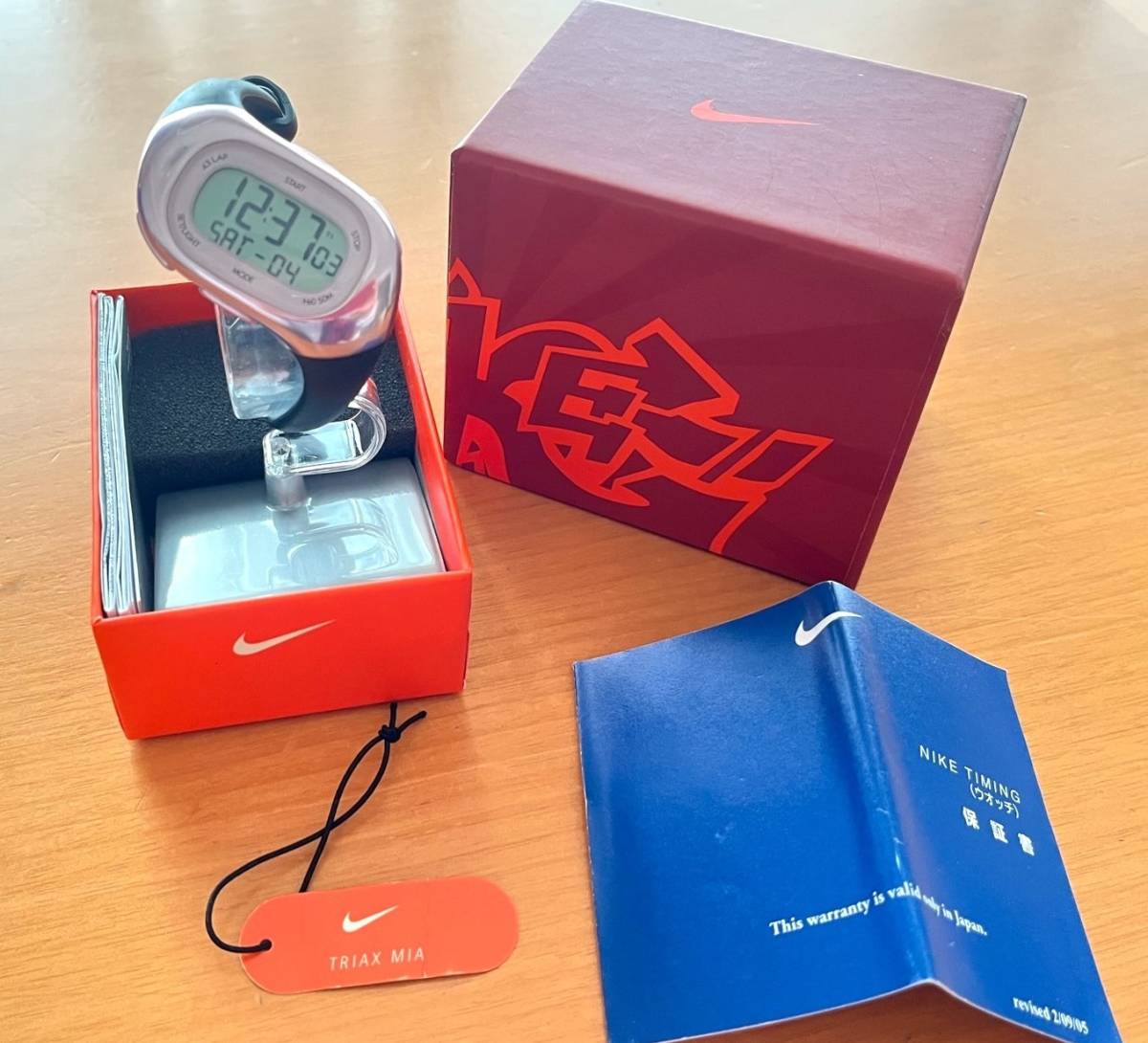 ☆NIKEナイキ☆レディース腕時計（シルバーピンク×黒）☆TRIAX MIA 