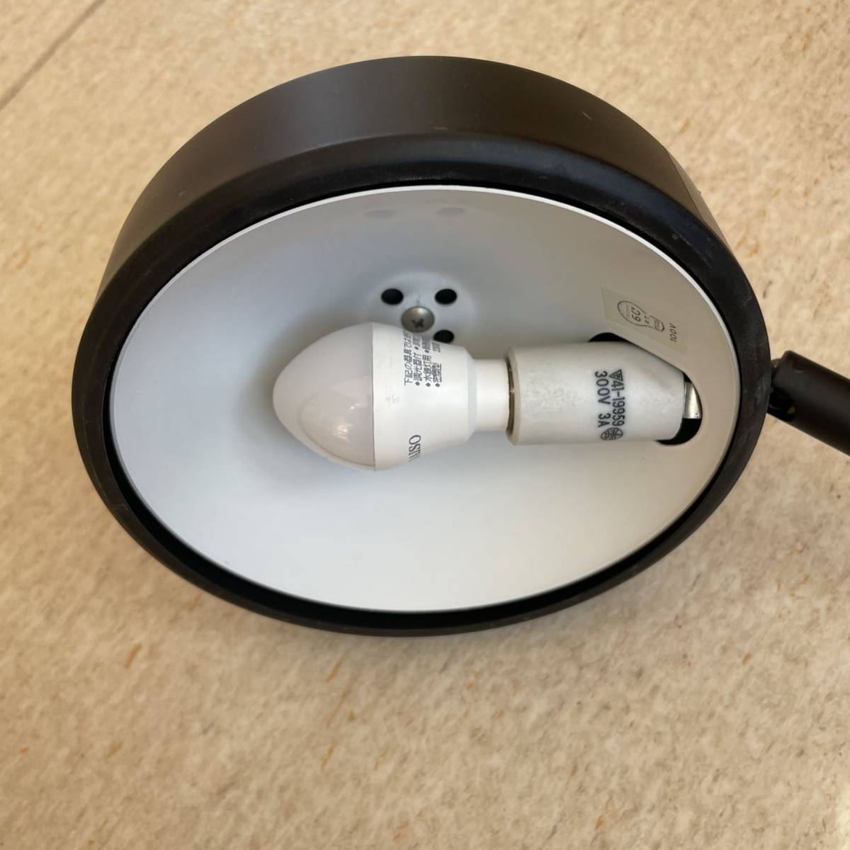 ヤマギワ　グッドデザイン賞 テーブルランプ ナイトスタンド テーブルライト 照明 デスクライト Gマーク_FLOS 