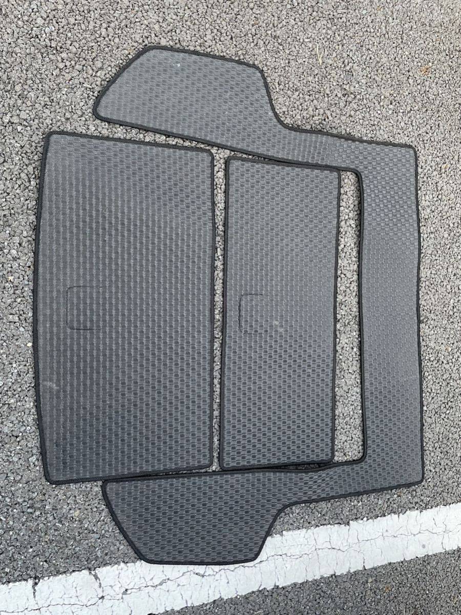 レヴォーグ専用ラゲッジマット