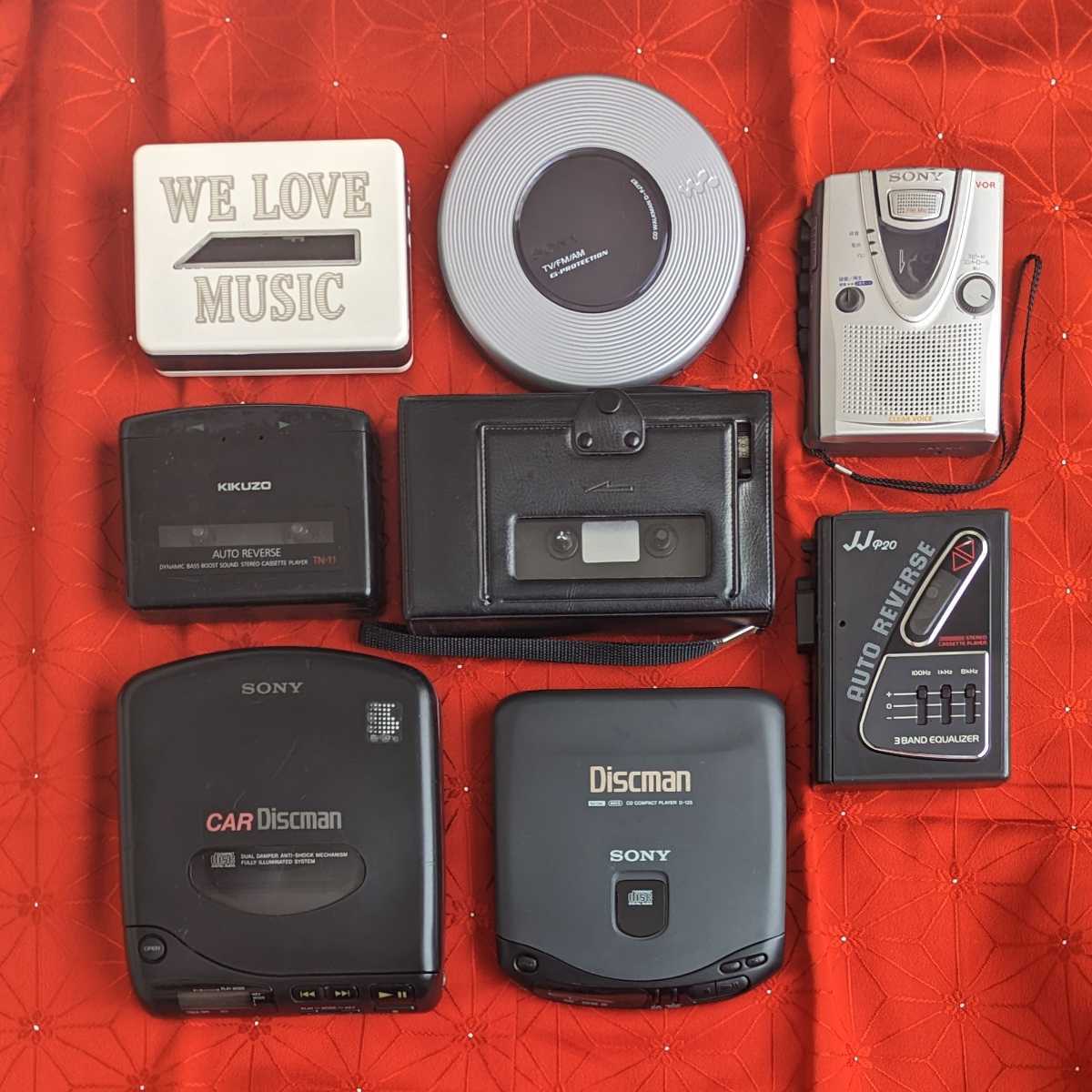 ポータブルカセットプレーヤーのおすすめ15選。レトロなデザインの