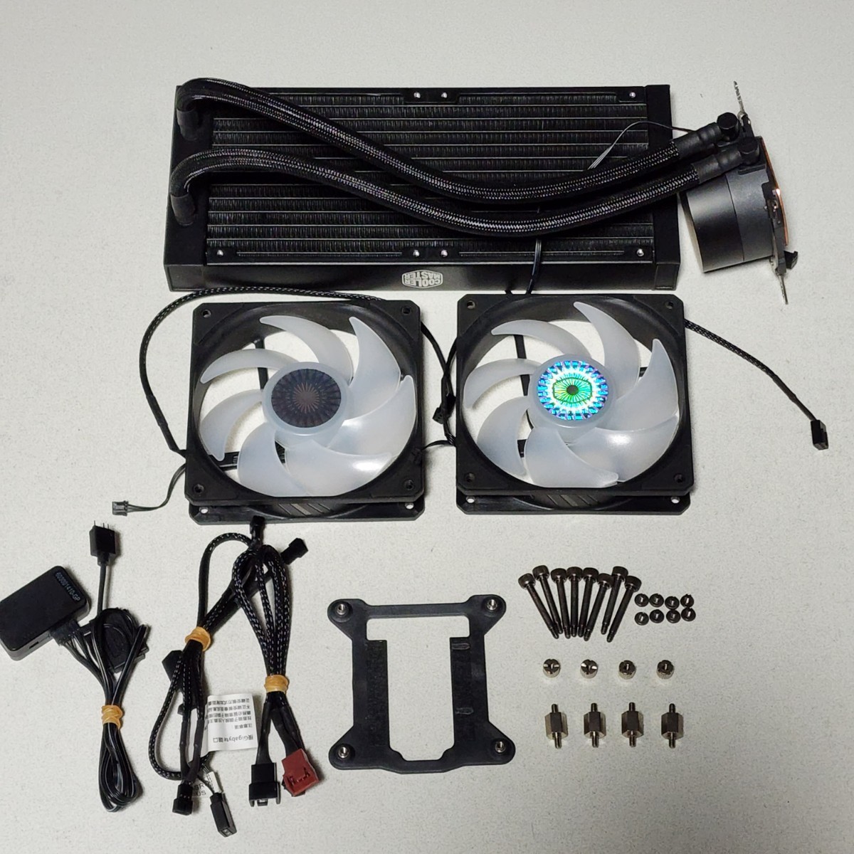 【送料無料】CoolerMaster MasterLiquid ML240L V2 ARGB 240mm 簡易水冷型CPUクーラー LGA115X・LGA1200対応 PCパーツ