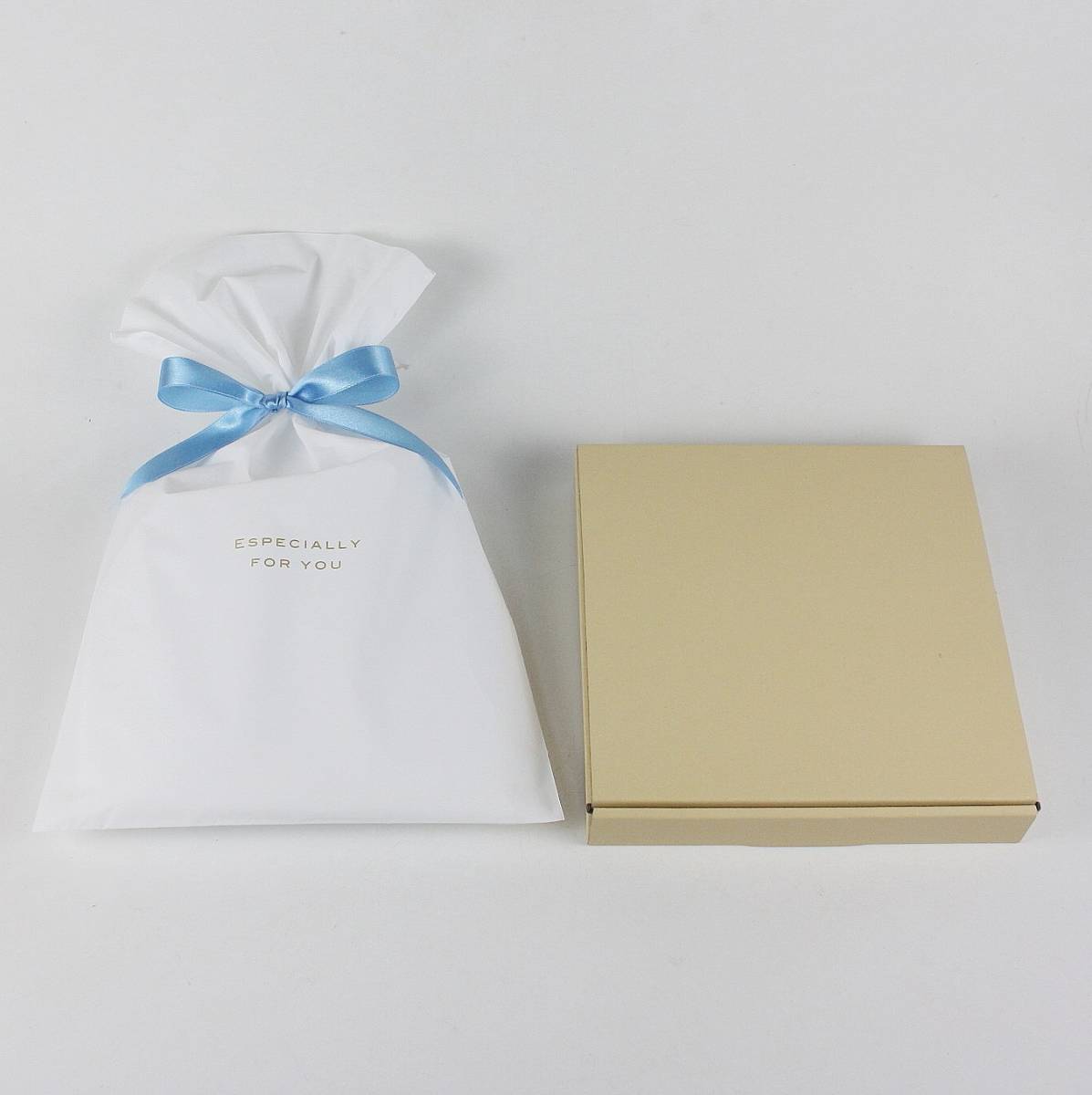 1946年 ロイヤルコペンハーゲン イヤープレート 「村の教会」 北欧