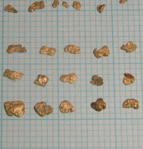 北海道 枝幸郡パンケナイ川産 砂金 4mmサイズ含む 国産鉱物 （天然