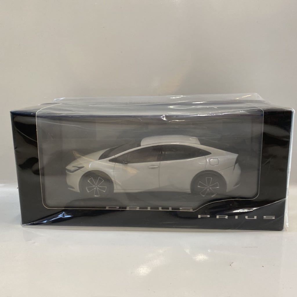 TOYOTA 新型PRIUS ミニカー1/30_1