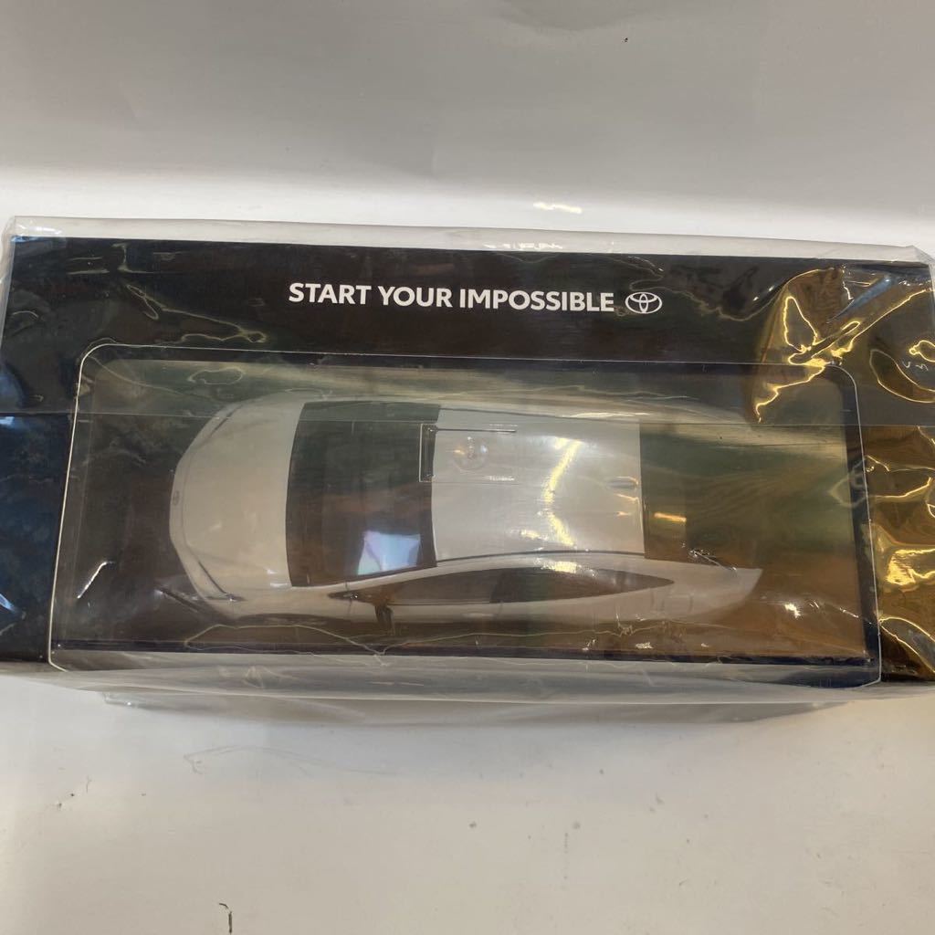 TOYOTA 新型PRIUS ミニカー1/30_4