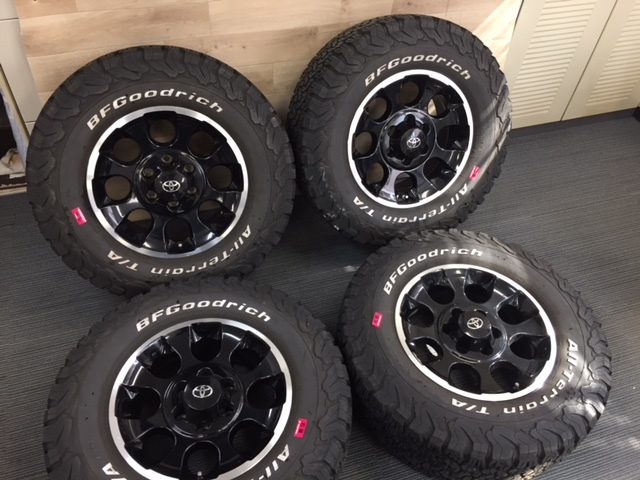 新潟発 トヨタ FJクルーザー ブラックカラーパッケージ 純正ホイール