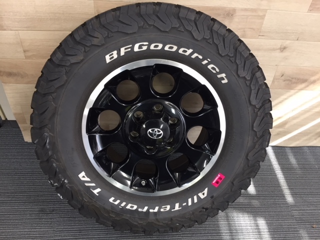 新潟発 トヨタ FJクルーザー ブラックカラーパッケージ 純正ホイール