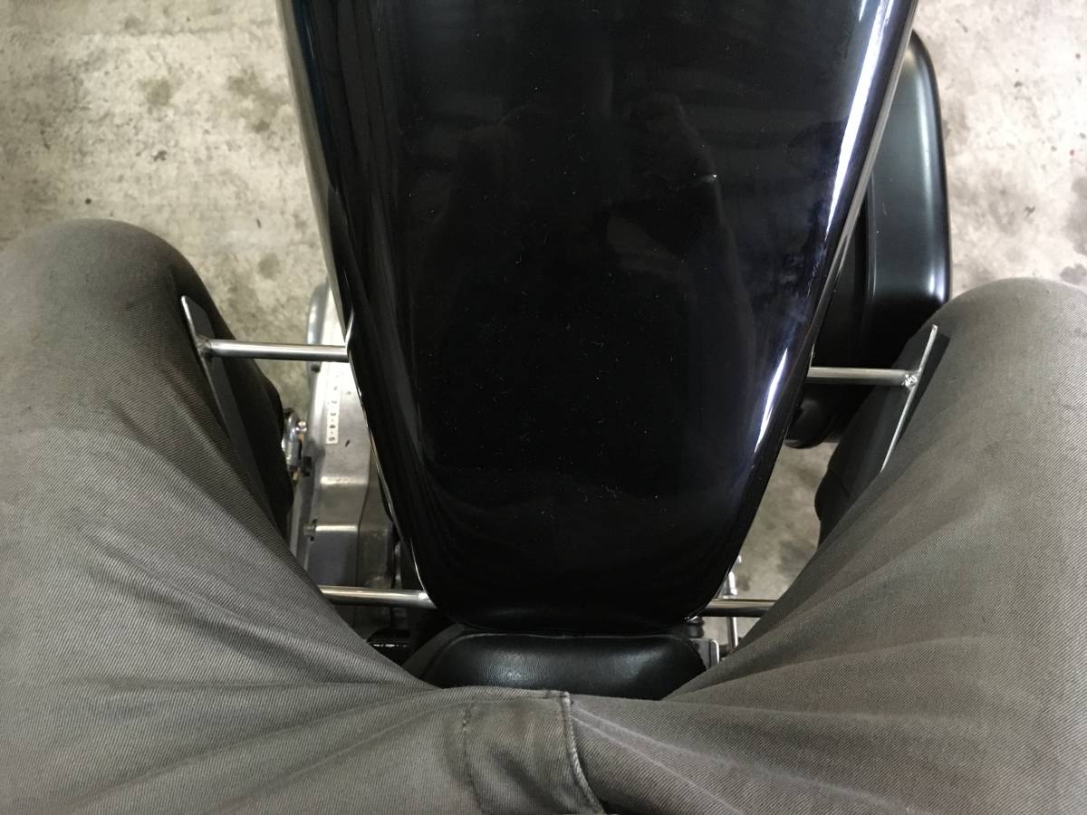 ～０３スポーツスター用 　ニーグリップバー（ニーアシストプレート）_2