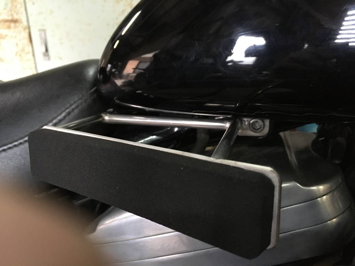 ～０３スポーツスター用 　ニーグリップバー（ニーアシストプレート）_3