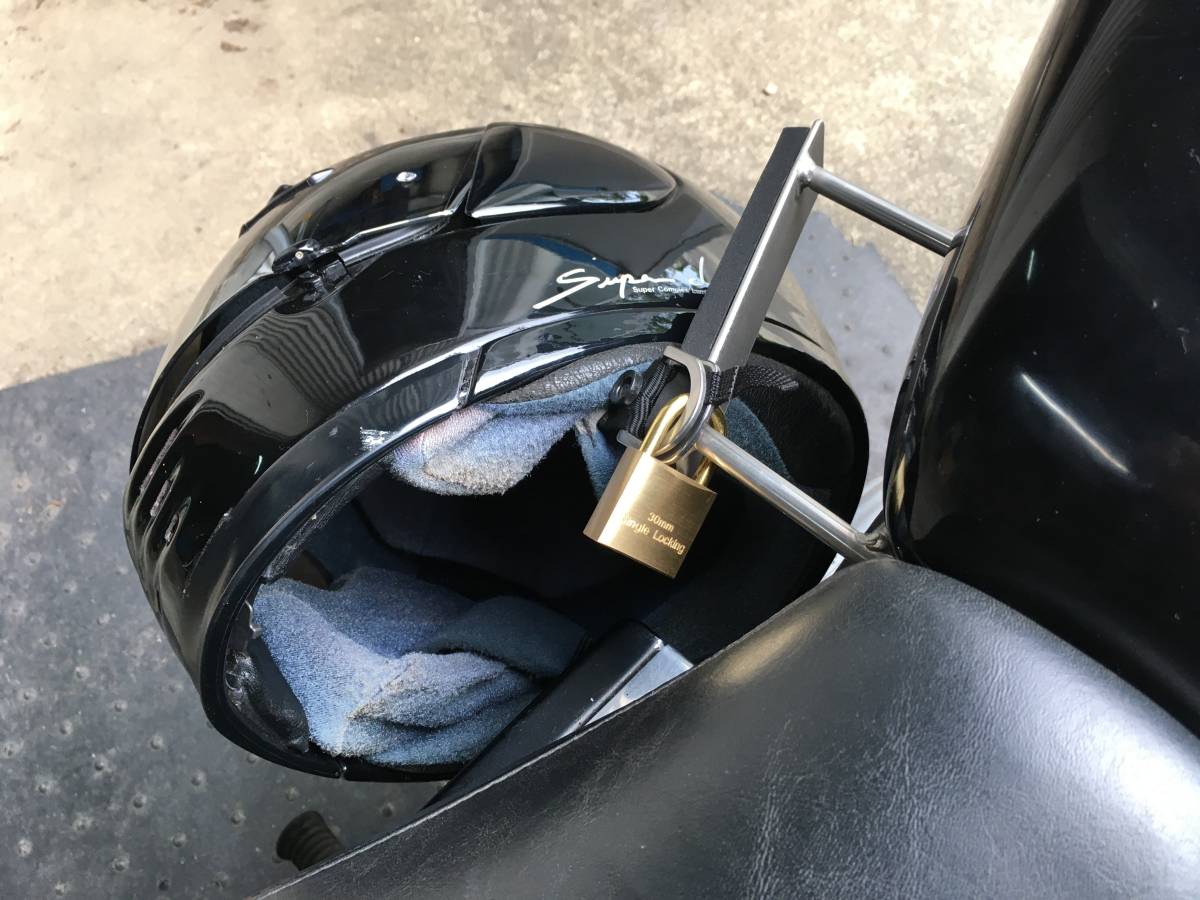 ～０３スポーツスター用 　ニーグリップバー（ニーアシストプレート）_4