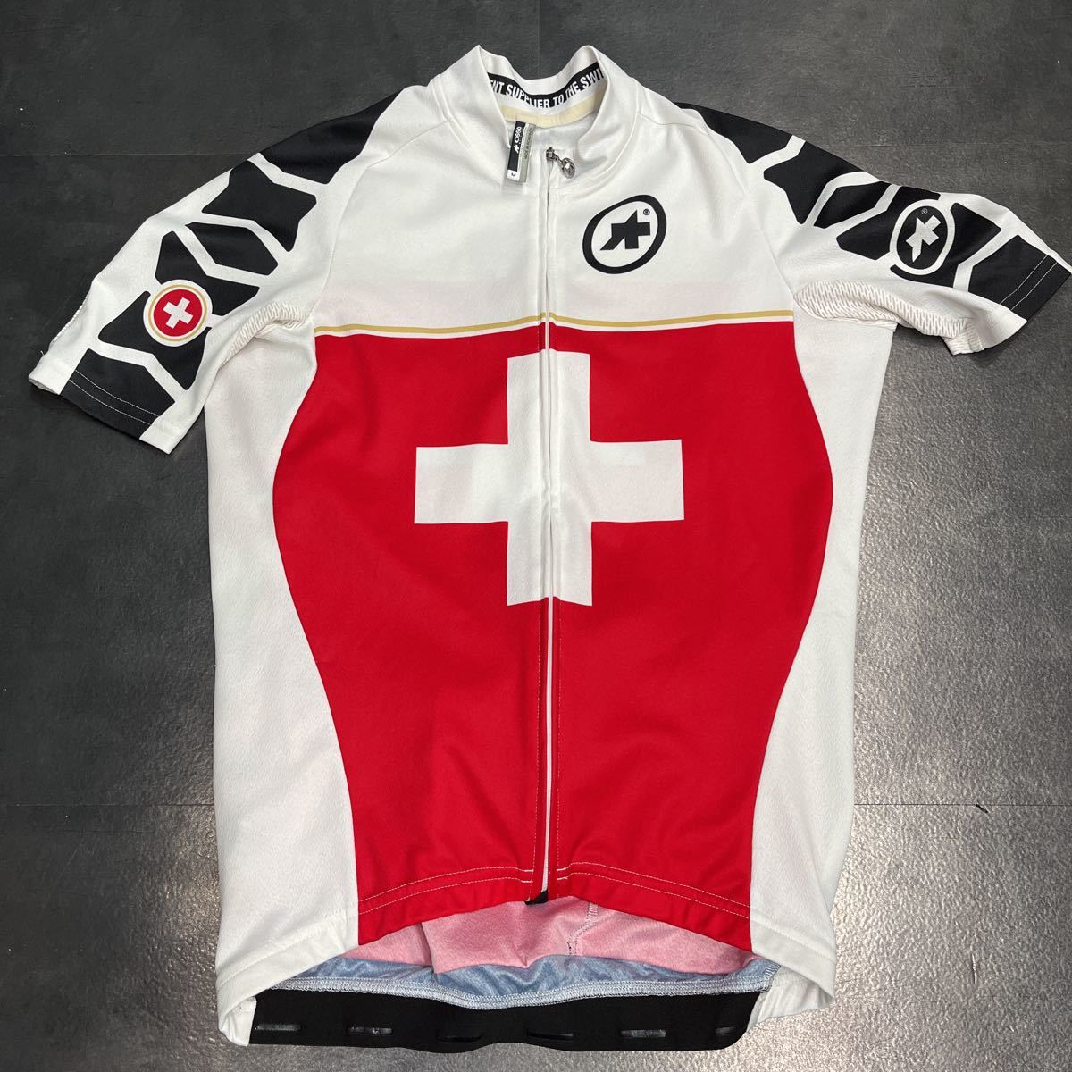 送料185円　アソス　半袖ジャージ　スイスASSOS